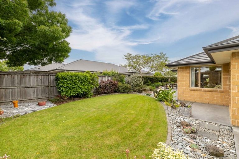 Photo of property in 14 Holbrook Way, Westmorland, Christchurch, 8025