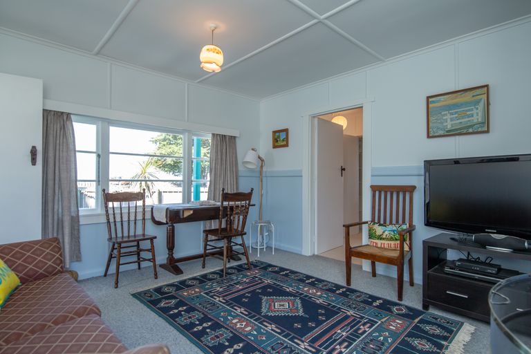 Photo of property in 19 South Crescent, Amberley, 7481