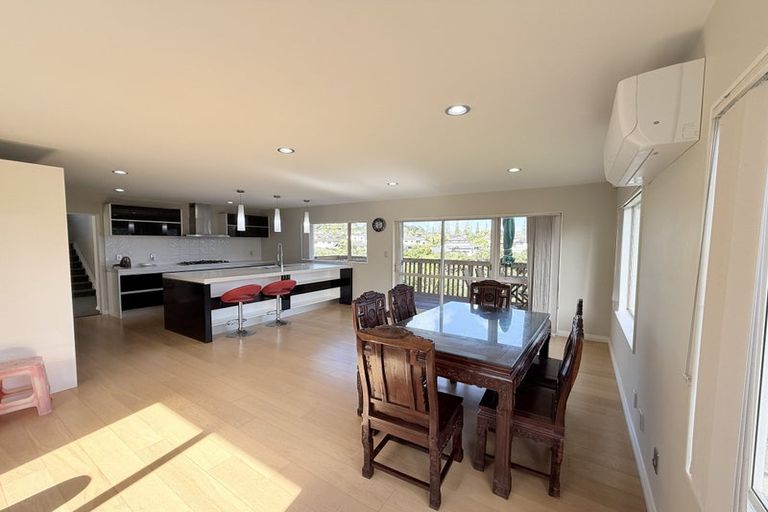 Photo of property in 76 Laurel Oak Drive, Schnapper Rock, Auckland, 0632