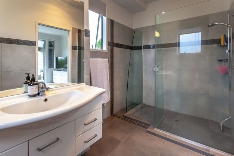 Photo of property in 100 Pacific View Drive, Whangamata, 3620