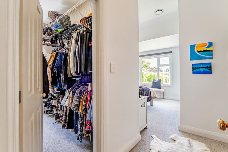 Photo of property in 38 Waiwaka Terrace, Strandon, New Plymouth, 4312