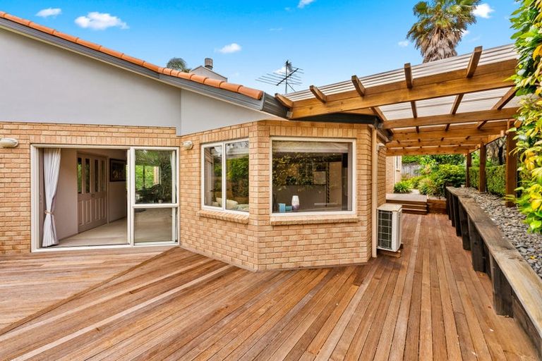 Photo of property in 12 Stonedge Lane, Rosedale, Auckland, 0632