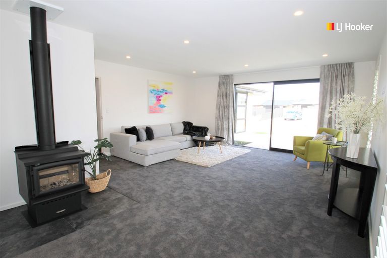 Photo of property in 25 Caledonia Drive, Mosgiel, 9024