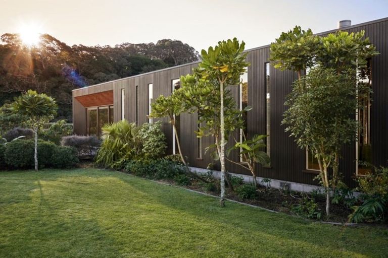 Photo of property in 27 Pye Place, Hot Water Beach, Whitianga, 3591