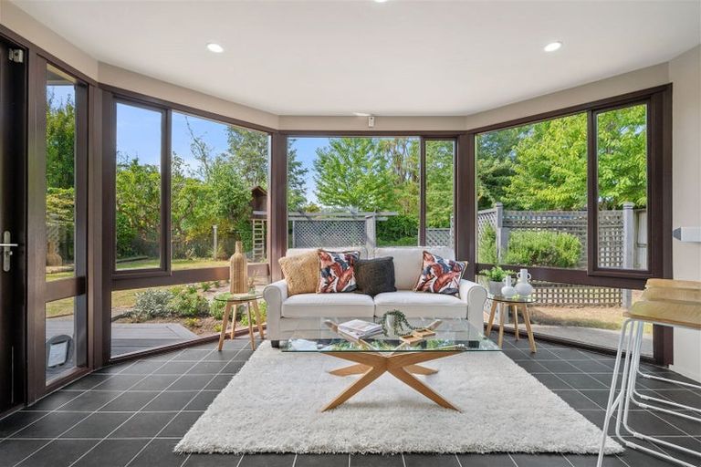 Photo of property in 112 Hamilton Avenue, Ilam, Christchurch, 8041