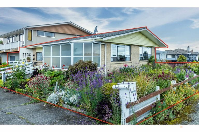 Photo of property in 5-5a Rugby Street, Waimate, 7924
