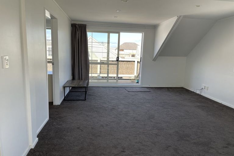 Photo of property in 3/7 Seaview Road, Northcote, Auckland, 0627
