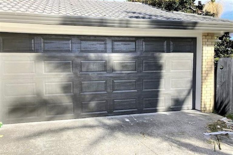 Photo of property in 2 Cyclamen Road, Mangere, Auckland, 2022