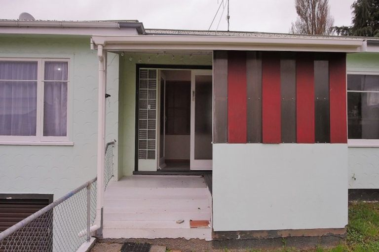 Photo of property in 1 Albert Street, Dannevirke, 4930