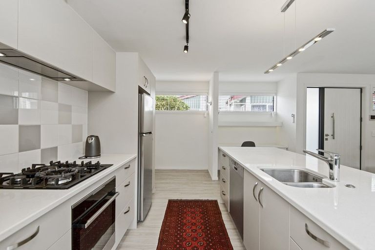 Photo of property in 9 Bartlett Street, Riccarton, Christchurch, 8011