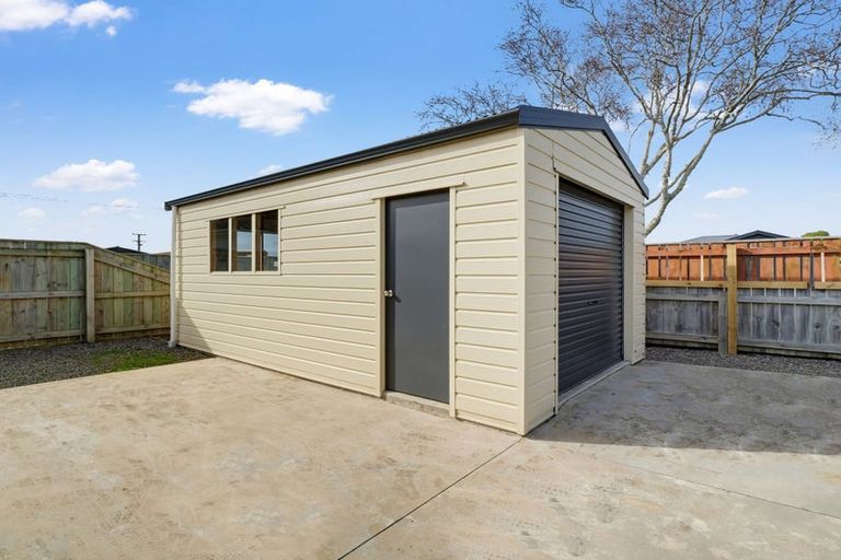Photo of property in 17 Winchester Street, Levin, 5510
