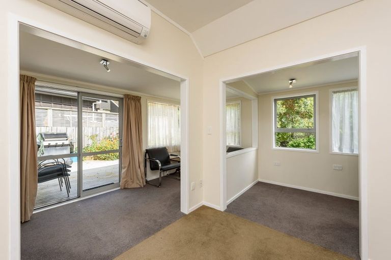 Photo of property in 12 Cambrian Street, Churton Park, Wellington, 6037