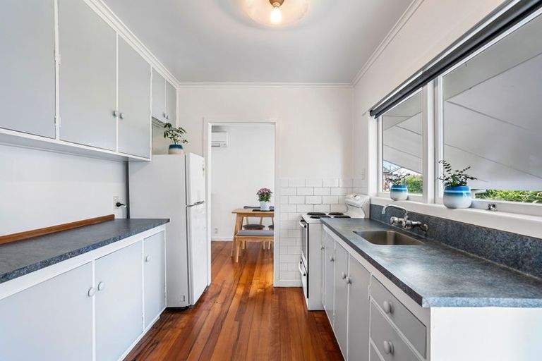 Photo of property in 15 Levesque Street, Birkdale, Auckland, 0626