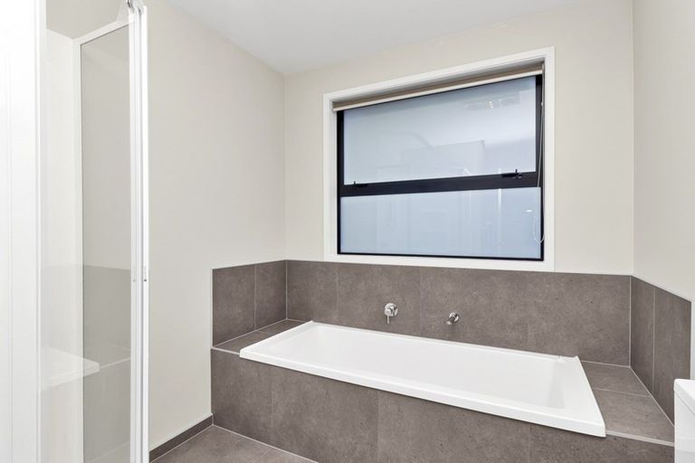 Photo of property in 33 Taioma Close, Papamoa, 3118