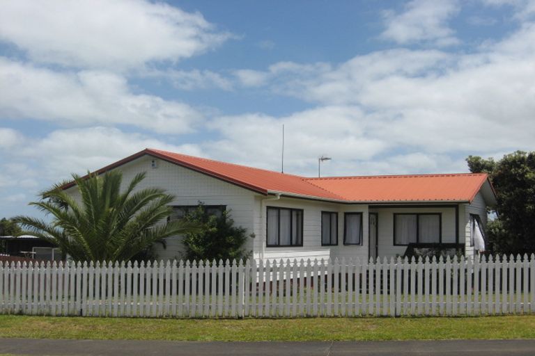 Photo of property in 40 Wai Iti Place, Clendon Park, Auckland, 2103