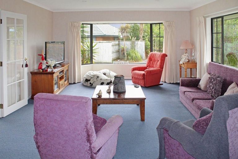 Photo of property in 16 Woodgate Court, Fitzherbert, Palmerston North, 4410