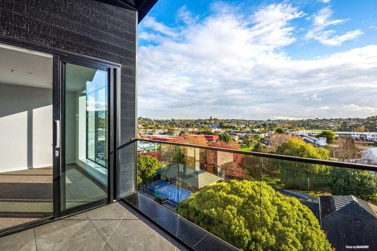 Photo of property in The Victor, 112/4 Bute Road, Browns Bay, Auckland, 0630