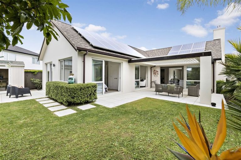 Photo of property in 6 Lombardia Way, Karaka, Papakura, 2113