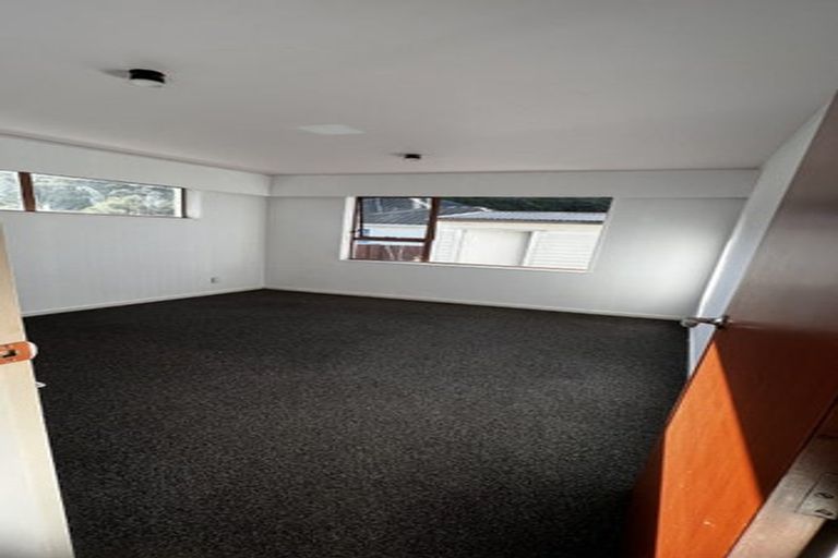 Photo of property in 2/11 Eagle Street, Karori, Wellington, 6012