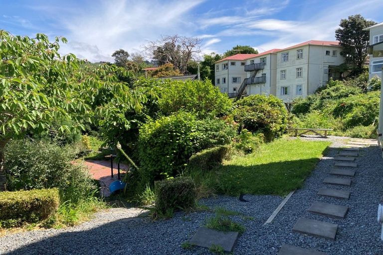 Photo of property in 49 Devon Street, Aro Valley, Wellington, 6021
