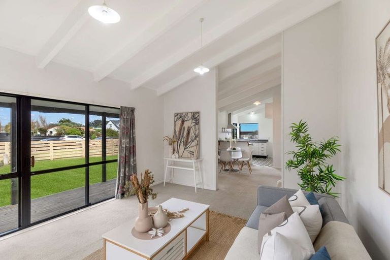 Photo of property in 9 Cousins Avenue East, Foxton Beach, Foxton, 4815