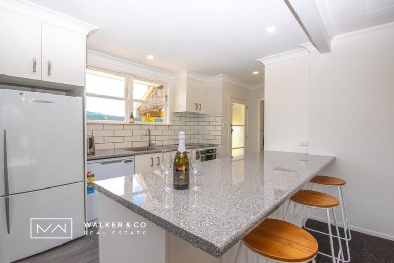 Photo of property in 16 Kentucky Street, Totara Park, Upper Hutt, 5018