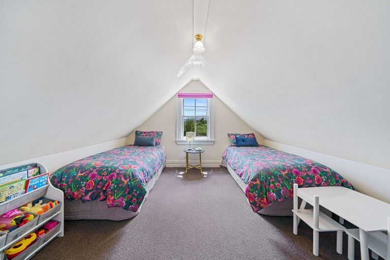 Photo of property in 99 Jellicoe Street, Martinborough, 5711