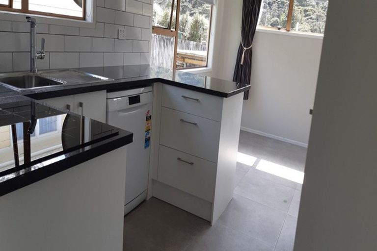 Photo of property in 2/73 Eskdale Road, Birkdale, Auckland, 0626