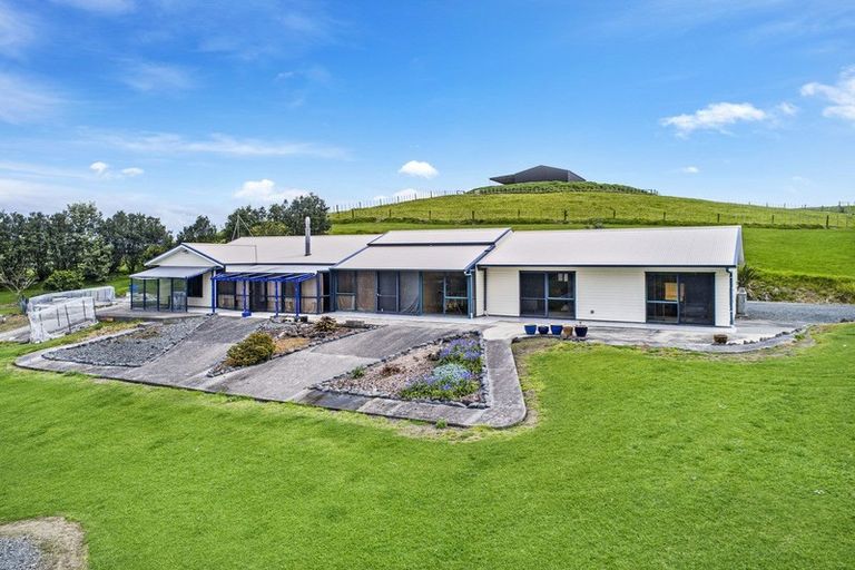 Photo of property in 235 Valley View Road, Otaika, Whangarei, 0170