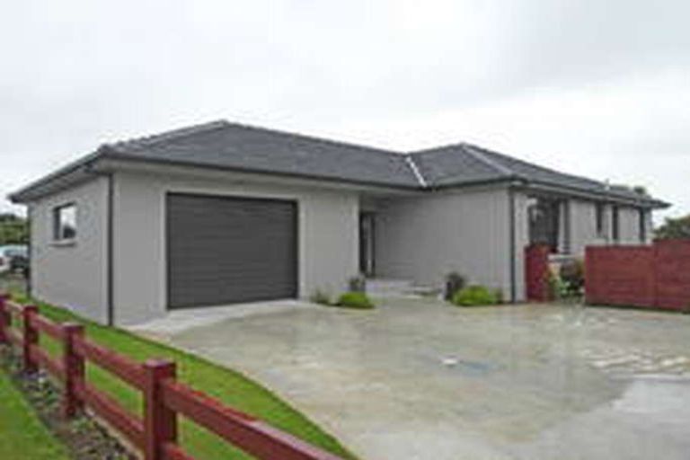 Photo of property in 16 Huia Street, Waikiwi, Invercargill, 9810