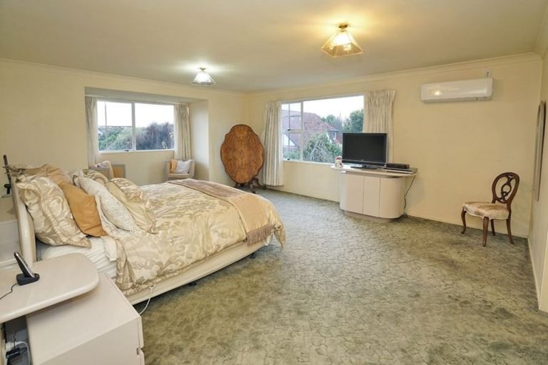 Photo of property in 23 Burn-murdoch Street, St Andrews, Hamilton, 3200