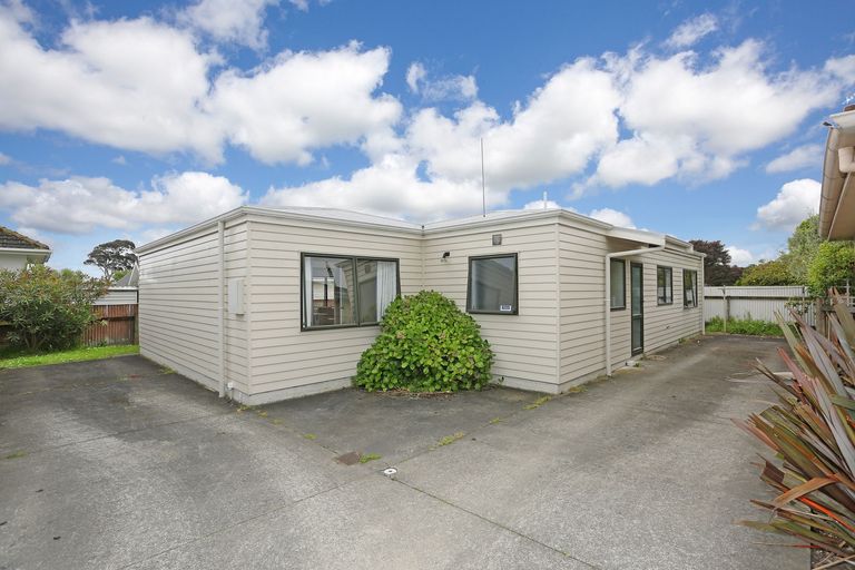 Photo of property in 19 Moore Street, West End, Palmerston North, 4412