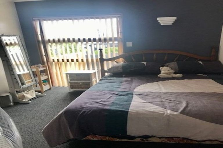 Photo of property in 2/131 Union Road, Howick, Auckland, 2014