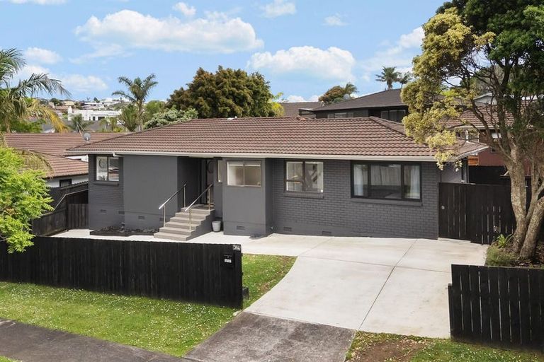 Photo of property in 1/131 Botany Road, Botany Downs, Auckland, 2010