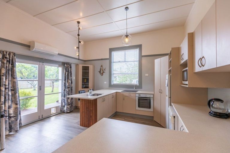 Photo of property in 24 Dundas Street, Porangahau, 4293