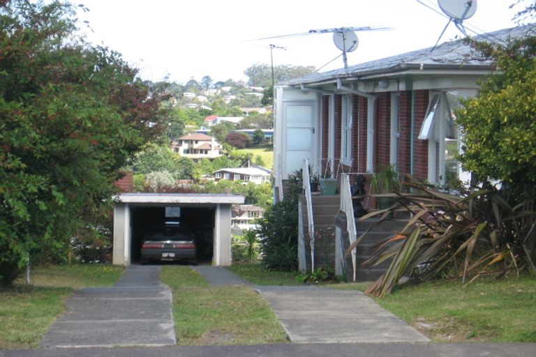 Photo of property in 1/18 Knights Road, Rothesay Bay, Auckland, 0630