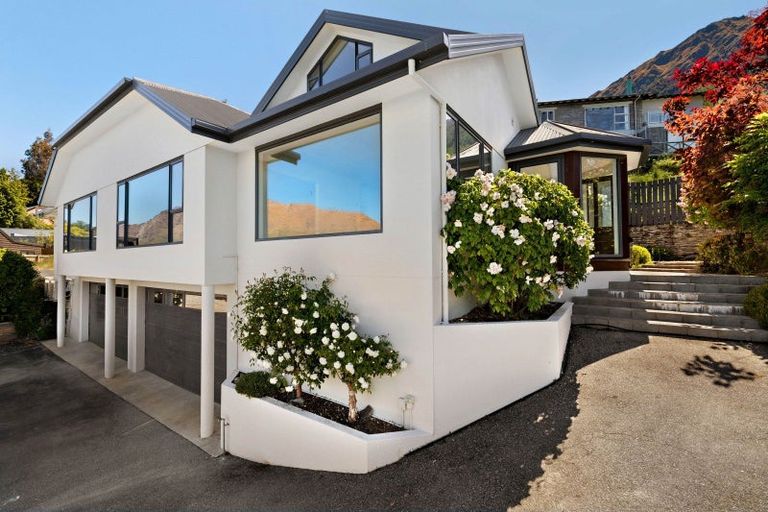 Photo of property in 19 Richards Park Lane, Fernhill, Queenstown, 9300