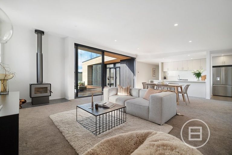 Photo of property in 4 Stackbrae Avenue, Wanaka, 9305