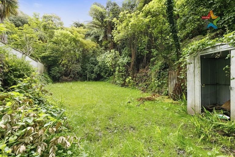 Photo of property in 261 Grounsell Crescent, Belmont, Lower Hutt, 5010