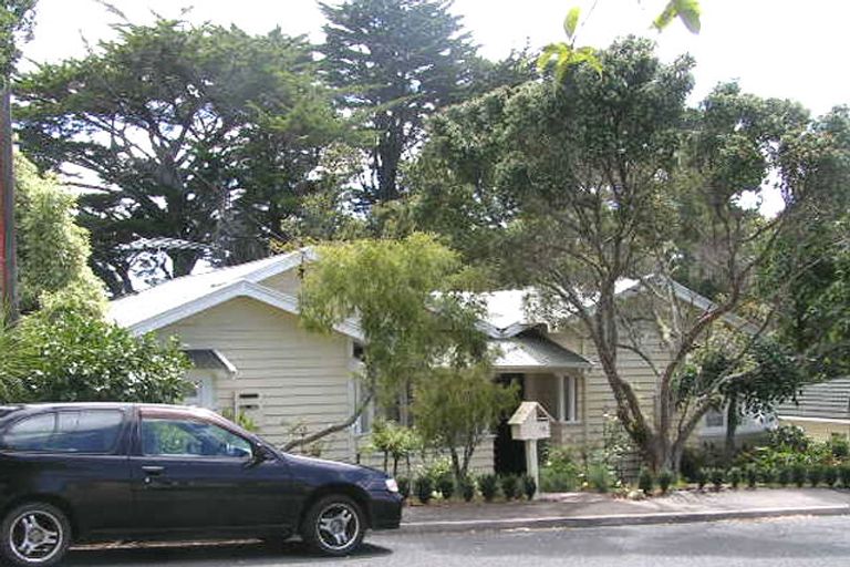 Photo of property in 14 Park Avenue, Northcote, Auckland, 0626