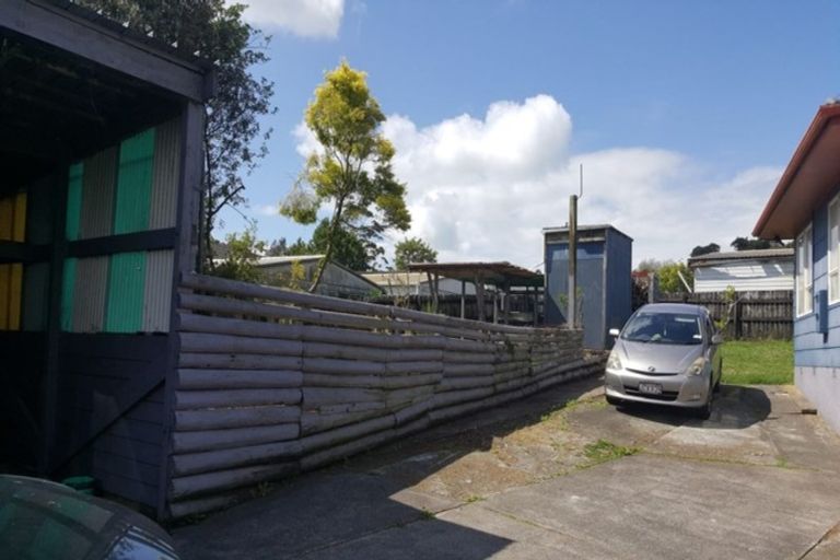 Photo of property in 10 St Margaret Place, West Harbour, Auckland, 0618