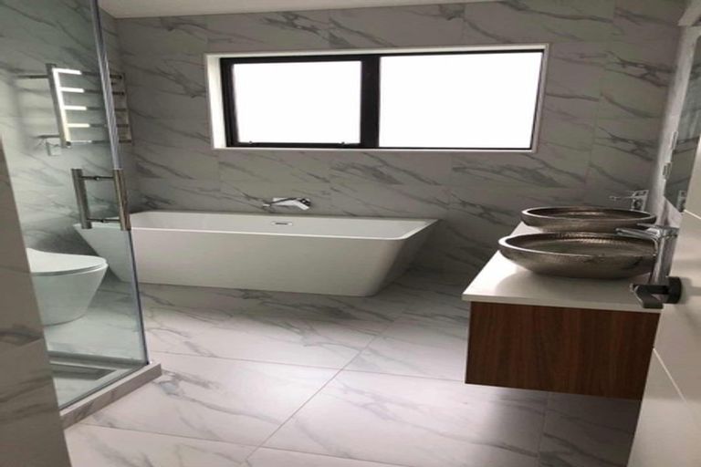 Photo of property in 41 Toanui Road, Hobsonville, Auckland, 0616