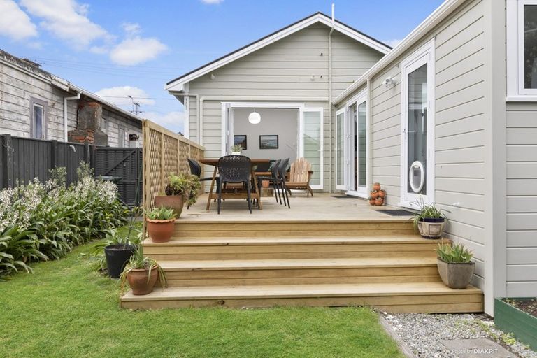 Photo of property in 110 Coutts Street, Kilbirnie, Wellington, 6022