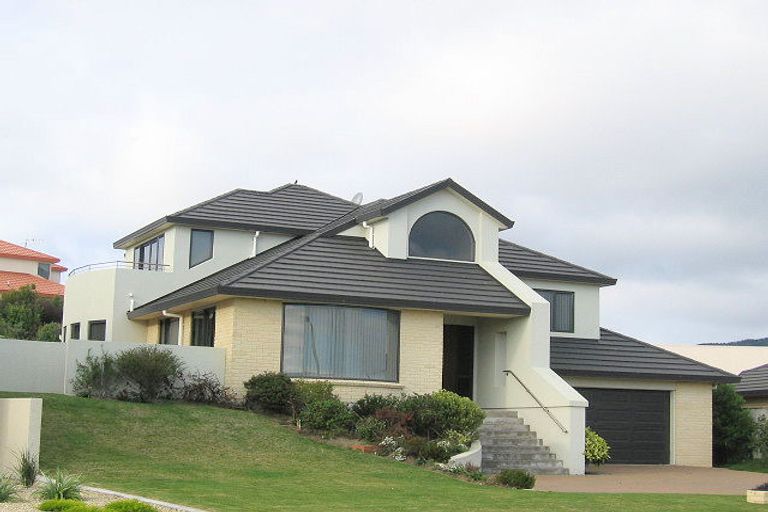 Photo of property in 135 Milne Drive, Paraparaumu, 5032