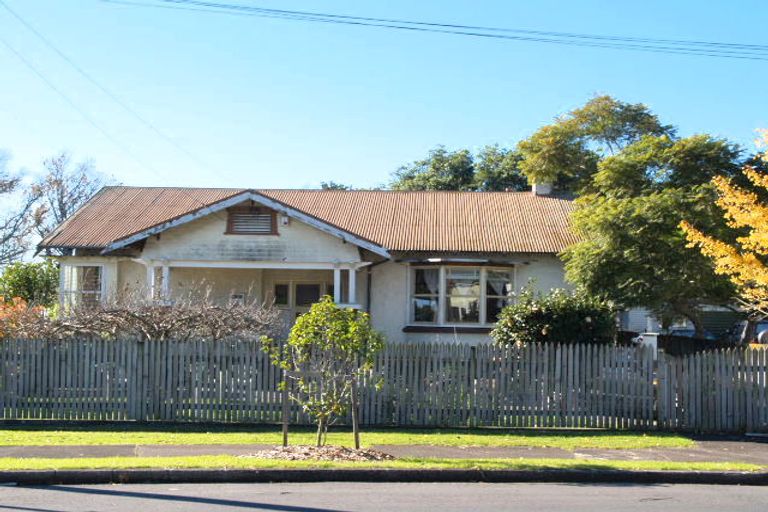 Photo of property in 14 Rosella Road, Mangere East, Auckland, 2024