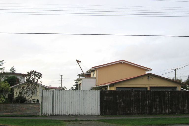 Photo of property in 69 Te Moana Road, Waikanae Beach, Waikanae, 5036