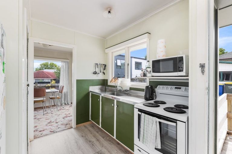 Photo of property in 65 Kervil Avenue, Te Atatu Peninsula, Auckland, 0610