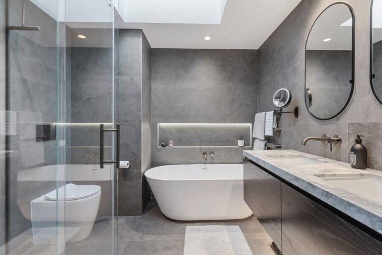 Photo of property in 222 Hurstmere Road, Takapuna, Auckland, 0622