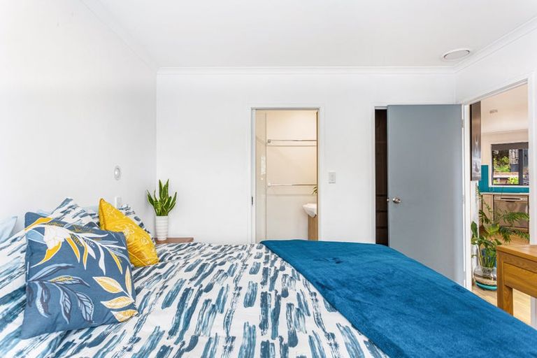 Photo of property in 24 Donald Place, Stillwater, Silverdale, 0993