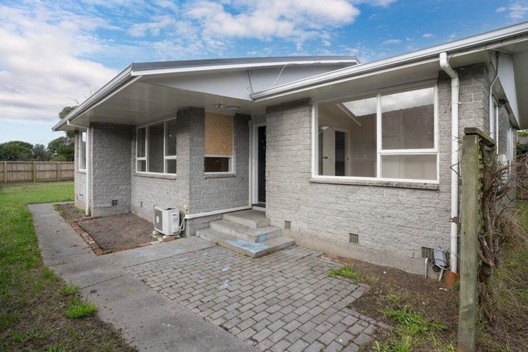 Photo of property in 22 Besant Place, Avondale, Christchurch, 8061